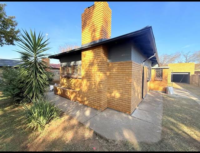 3 BEDROOM HOUSE FOR SALE IN VANDERBIJLPARK CE 1